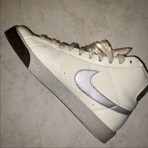 Nike Women High Tops